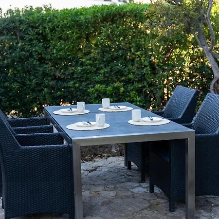 Luxury With Garden In Algarve