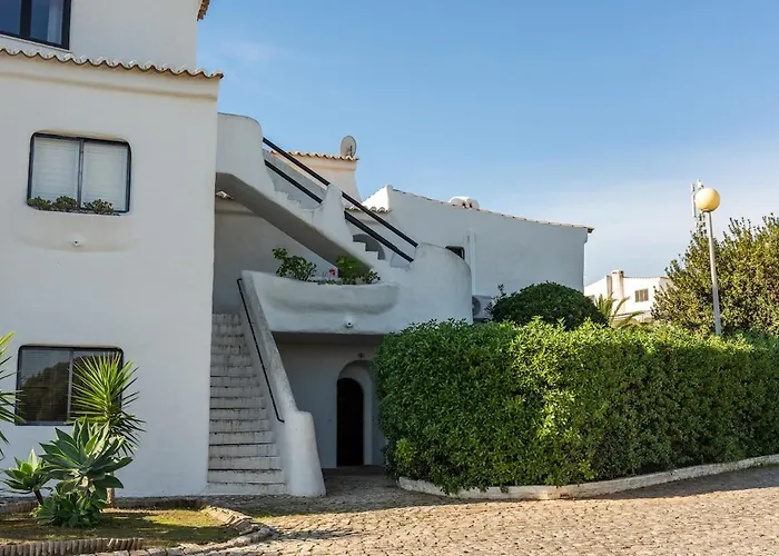 Luxury With Garden In Algarve