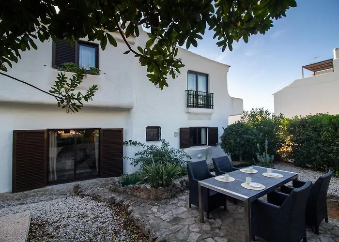 Luxury With Garden In Algarve *