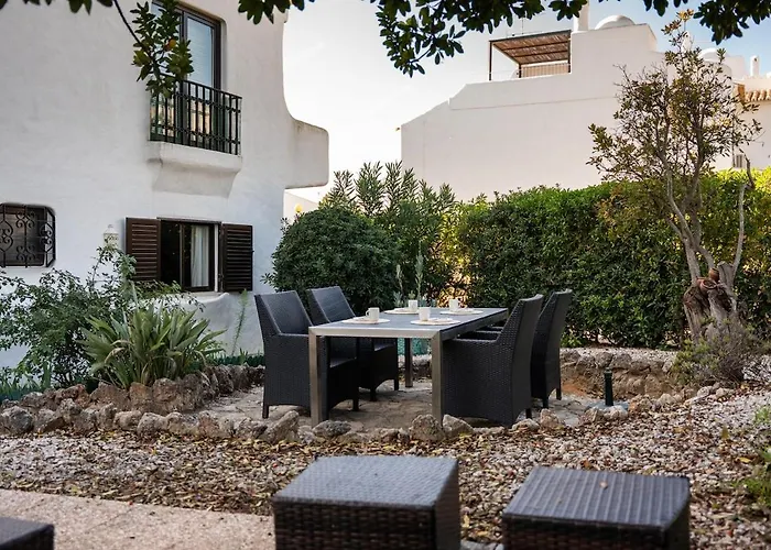 Luxury With Garden In Algarve