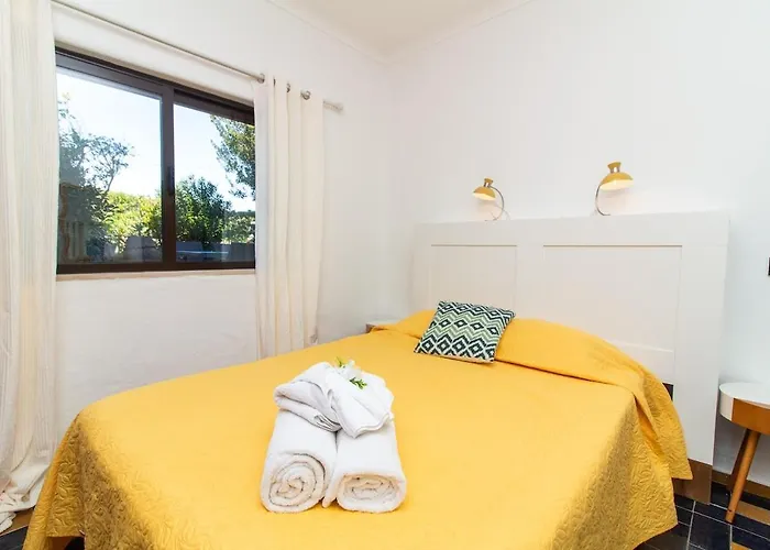 Luxury With Garden In Algarve
